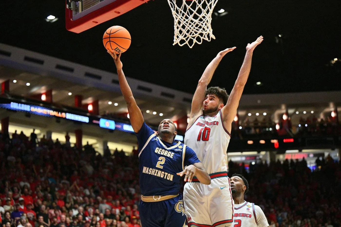 Christian Jones attacks the rim vs. New Mexico