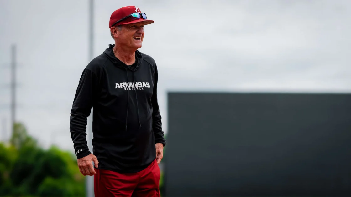 Van Horn signs new agreement to lead Hogs through 2031 season