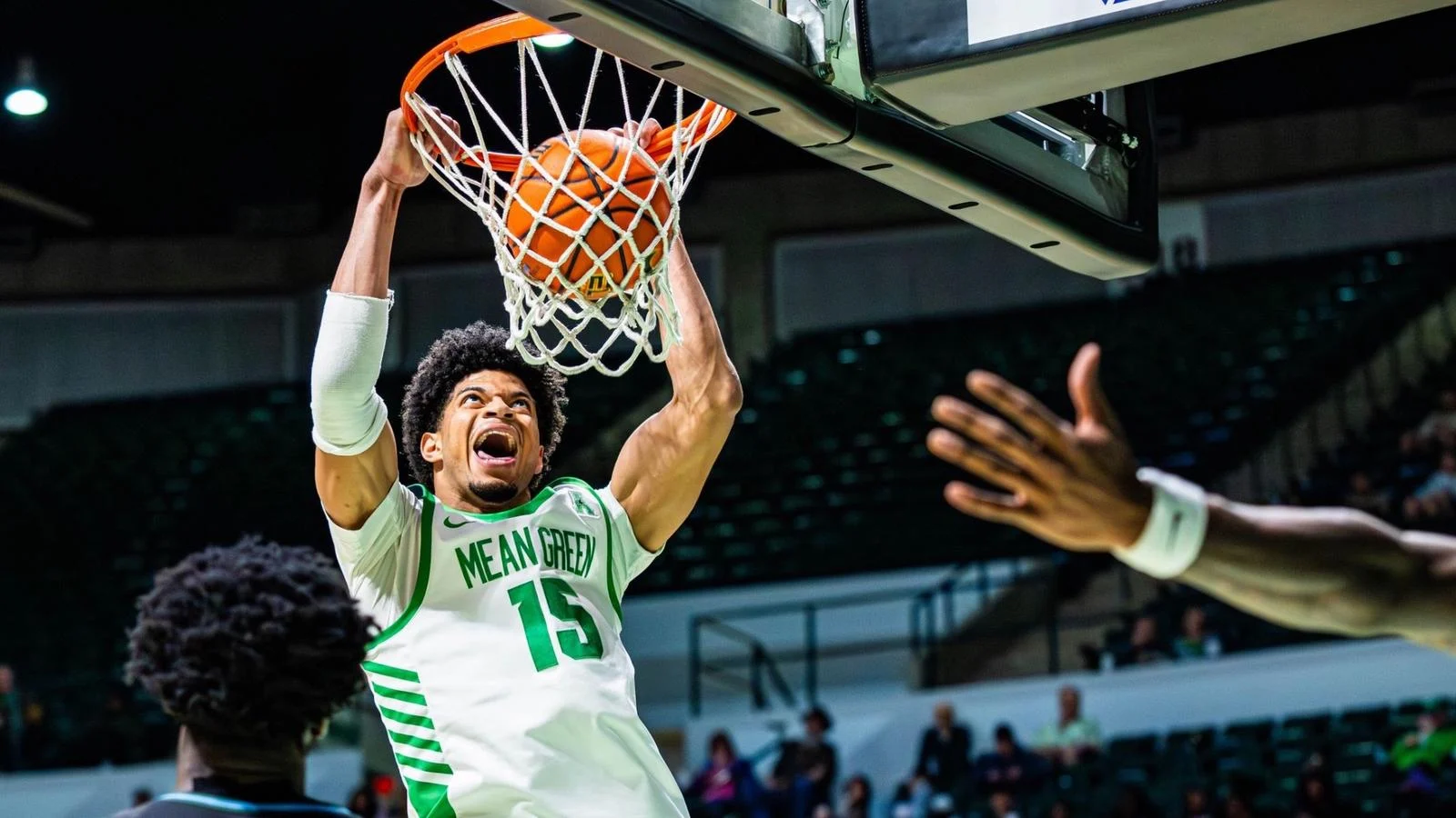 Reece Robinson dunks versus Tulane on Feb. 19, 2026