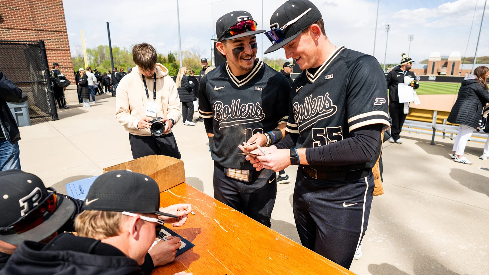 Flores, Kramer Honored as All-Region by ABCA
