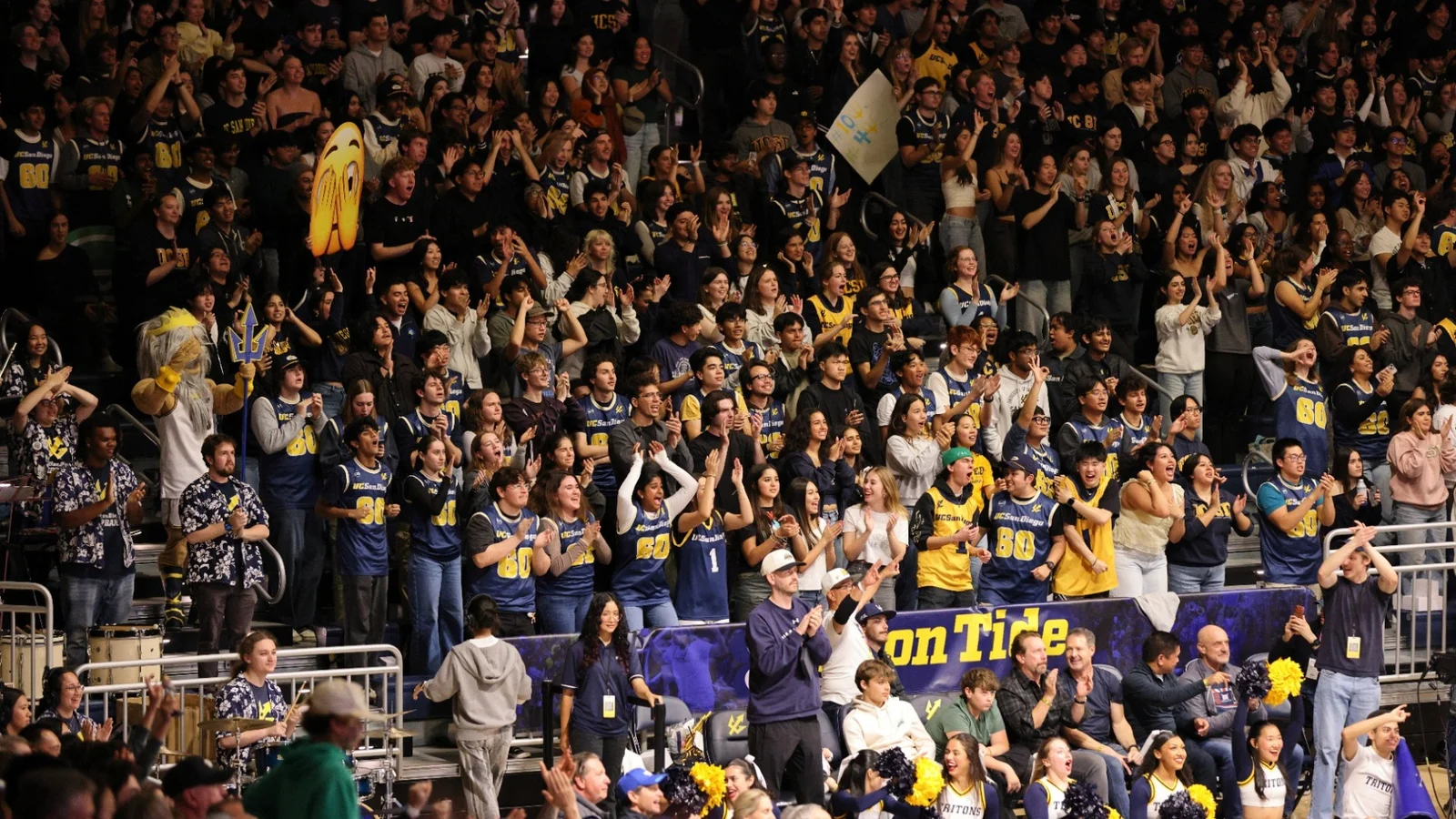 Crowd-Fans-Triton Tide 2026